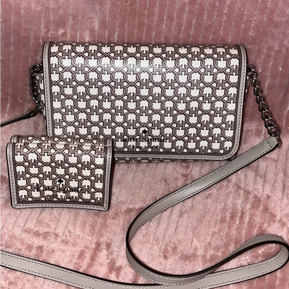 Kate Spade Crossbody / Wallet ♠️